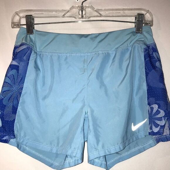 Women’s Nike Running Shorts size large - Picture 1 of 5